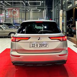 ميتسوبيشي اوتلاندر